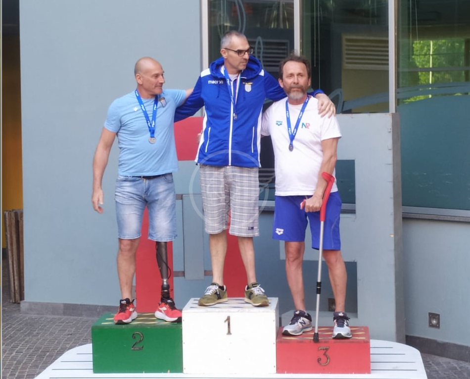 Nuoto Paralimpico Riccione Bernini E Lucarelli Sul Podio Dei