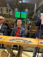Ancora applausi per la presentazione del romanzo "La schiuma del cappuccino" di Stefano Baldazzi Ancora applausi per la presentazione del romanzo "La schiuma del cappuccino" di Stefano Baldazzi