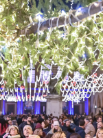 Il 22 novembre si accende la magia delle festività con "Il sogno del Natale", l'illuminazione coordinata lunga 100 chilometri Il 22 novembre si accende la magia delle festività con "Il sogno del Natale", l'illuminazione coordinata lunga 100 chilometri